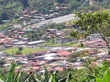 ¡Se vende hermosa finca en ubicación privilegiada! “El Bambú” Paraíso- Orosi en Orosi, Paraíso, Cartago — $85,000 - Foto 4 de 12