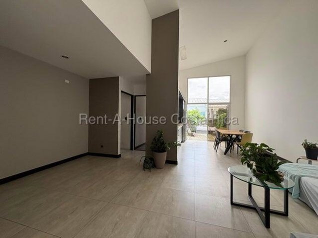 Alquiler de Casa en Río Oro de Piedades, Santa Ana. RAH 26-2010 PRECIO REBAJADO en Piedades, Santa Ana, San José — $1,750