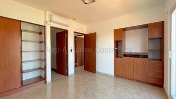 Alquiler de Hermoso Apartamento 26-1616 en San Rafael, Escazú, San José — $1,300 - Foto 5 de 10