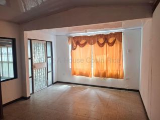 Venta de Casa en Ipís de Guadalupe con 3 Habitaciones #27-894 GS en Ipís, Goicoechea, San José — $89,500 - Foto 5 de 10