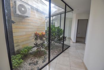 Casa de una Planta con 3 Habitaciones en Valle del Sol in Pozos, Santa Ana, San José — $690,000 - Photo 4 of 31