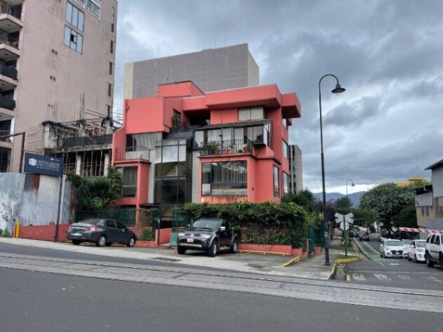 Alquiler de Local Comercial en Carmen, San José. RAH 25-1553 in Carmen, San José — $1,400