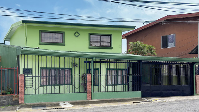 Se vende amplia casa en San Pedro (FE). in San Pedro, Montes De Oca, San José — ₡ 83 000 000