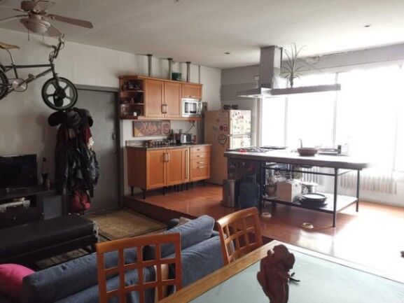 Venta de Bodega + 2 Apartamentos en La Uruca, San José. en Uruca, San José — $2,400,000
