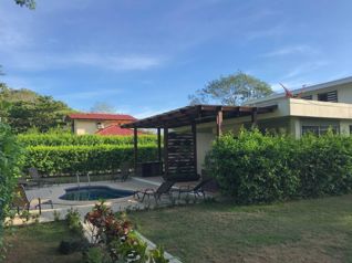 Oportunidad de inversión en Guanacaste | 3 apartamentos, piscina y jardines en Tamarindo, Santa Cruz, Guanacaste — 150 000 000 ₡ - Foto 3 de 20
