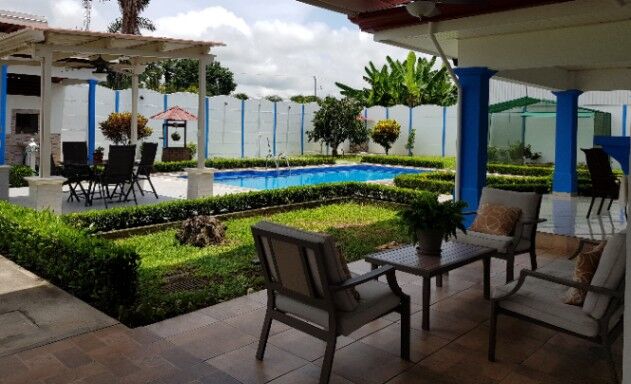 VENTA CASA CERCA PLAYAS BANDERA, BEJUCO Y ESTERILLOS A EXCELENTE PRECIO  en Quepos, Puntarenas — $360,000
