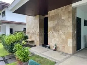 House Rental in San Rafael de Alajuela. in San Rafael, Alajuela — $4,000
