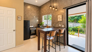 Casa tipo Loft amueblada y nueva en Orotina en Coyolar, Orotina, Alajuela — $115,000 - Foto 3 de 15