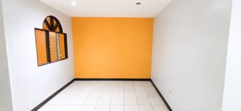 Casa En Venta De Dos Niveles En Aguacaliente, Cartago en Aguacaliente, Cartago — 67 755 232 ₡ - Foto 5 de 10
