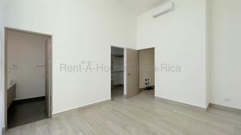 Alquiler de TOWNHOUSE en Santa Ana-Pozos. RAH 27-269 in Pozos, Santa Ana, San José — $1,600 - Photo 5 of 6