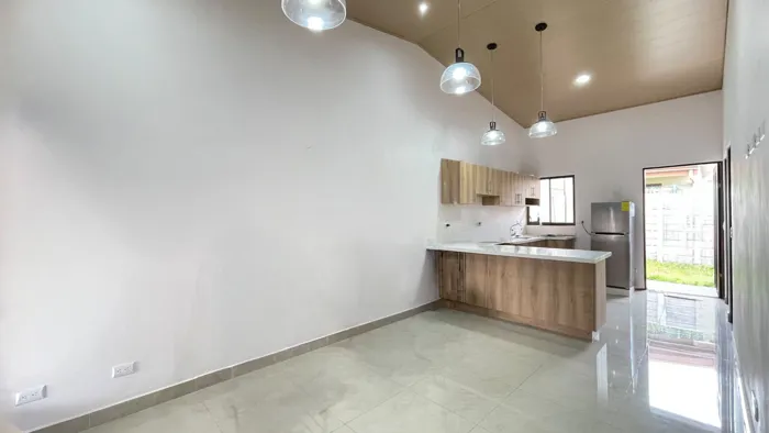 Single-Story House for Sale in a Gated Community, Grecia, Alajuela en Grecia, Alajuela — ₡ 75 000 000 - Foto 2 de 11