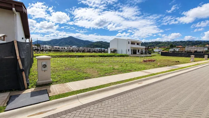 Lote en Venta en Condominio Avenida del Este, Curridabat | 256,64 m² con Amenidades en Curridabat, San José — $169,500 - Foto 3 de 16