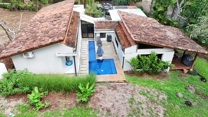 Casa de 3 Habitaciones con Piscina en Condominio Privado en Orotina, Alajuela — $350,000 - Foto 3 de 72