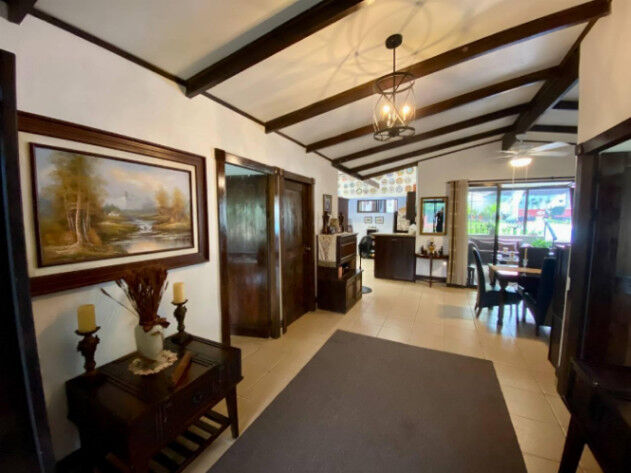 RAH ofrece en venta Esta casa contemporánea OFC/25-227 in Caldera, Esparza, Puntarenas — $250,000