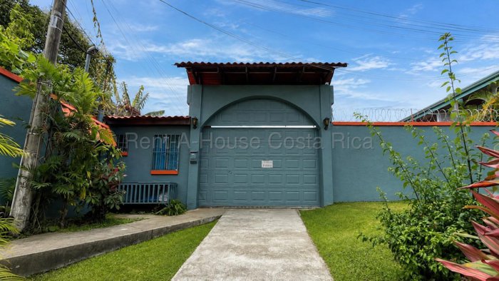 27-580 / Venta de bonito y comodo apartamento ubicado en Montes de Oca Sabanilla . en Sabanilla, Montes De Oca, San José — ₡ 55 000 000