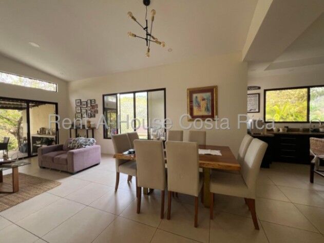 CASA EN VENTA EN PIEDADES DE SANTA ANA en Piedades, Santa Ana, San José — $435,000