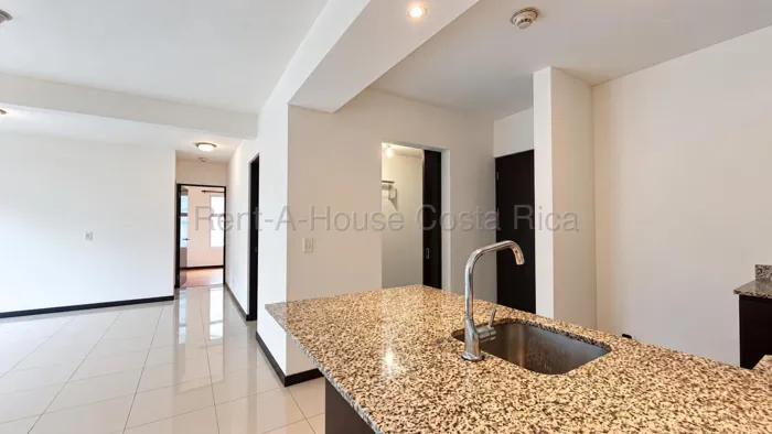 Apartamento Venta Granadilla Curridabat 76 Millones 74m2 5to Nivel Vista Irazu 2 Bodegas en Granadilla, Curridabat, San José — ₡ 76 000 000 - Foto 2 de 9