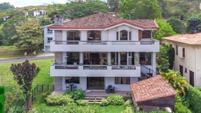 Venta de casa amoblada en El  Gregal in Sánchez, Curridabat, San José — $1,200,000
