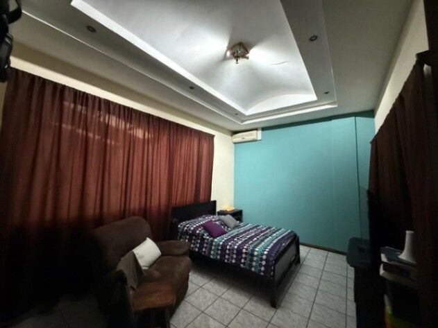 Se vende edificio industrial de 2 plantas en Heredia 26-508 in Heredia — $685,000