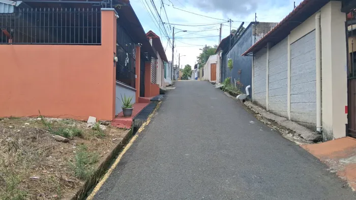 🏡🔥 SAN PEDRO DE BARVA – LOTE CON EXCELENTE FRENTE 🔥🏡  📍 SAN PEDRO DE BARVA, CALLE SEGURA en San Pedro, Barva, Heredia — ₡ 38 000 000