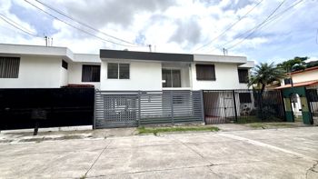 Casa Venta cerca de UCIMED Sabana Oeste con Gran Potencial