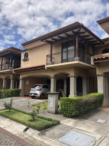 FOR RENT HOUSE IN CONDOMINIUM SAN JOAQUIN DE FLORES in San Joaquín, Flores, Heredia — $1,800