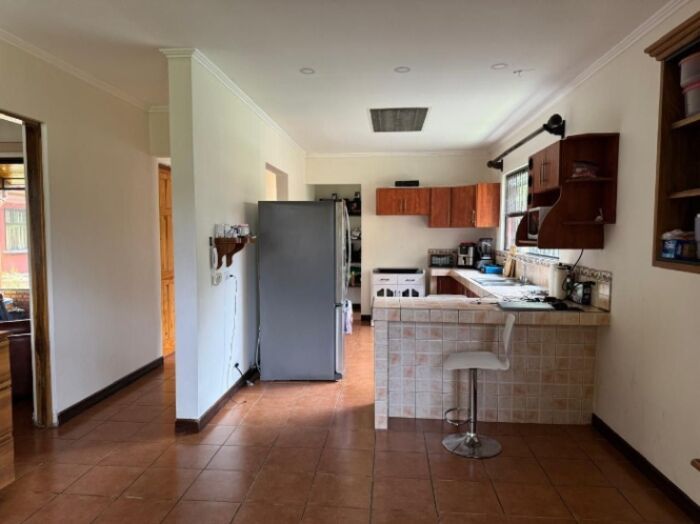 Venta de casa en Santo Domingo de Heredia. RAH 26-428  en Santo Tomás, Santo Domingo, Heredia — $650,000