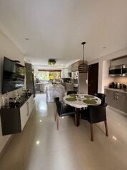 Una casa que enamora a primera vista en Valles del Sol in Pozos, Santa Ana, San José — $1,750,000 - Photo 4 of 32