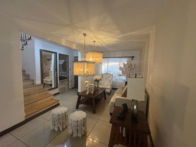 Venta de Casa en Ulloa-Heredia. in Ulloa, Heredia — $195,000