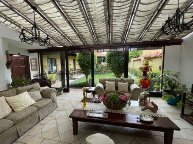 VENDO CASA EN ZAPOTE, SAN JOSÉ. en Zapote, San José — $368,000