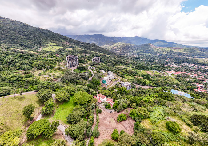Venta de Lote en Altos de las Palomas: Ubicación y Potencial Únicos in Pozos, Santa Ana, San José — $620,000