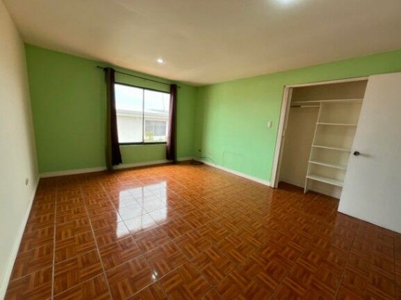 Se vende espaciosa casa con patio en San Vicente de Moravia 25-1573 in San Vicente, Moravia, San José — $178,500