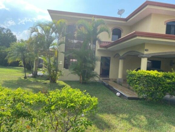 Venta de hermosa propiedad en Sta Barbara San Juan Heredia/24-1052 en Heredia — ₡ 210 000 000 - Foto 2 de 11