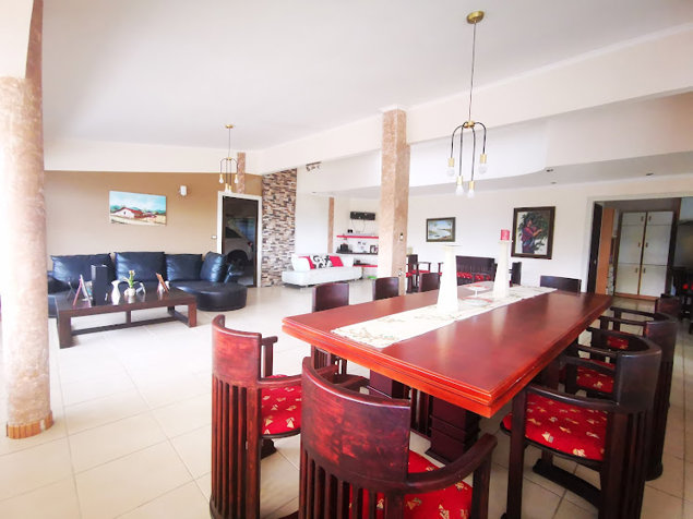 Se vende casa con vista espectacular en San Rafael de Montes de Oca in San Rafael, Montes De Oca, San José — $390,000