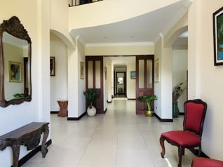 Venta de hermosa casa  en Bosques de Altamonte Curridabat in Granadilla, Curridabat, San José — $670,000 - Photo 4 of 31