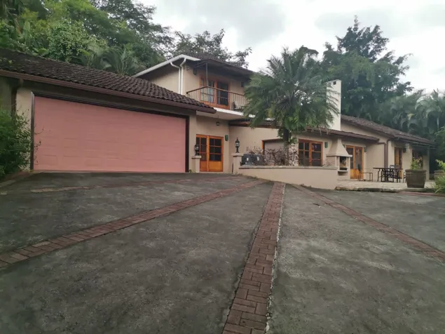 FOR SALE: LOT WITH 2 HOUSES, CIUDAD COLÓN, RES MONTES DEL VALLE in Carmen, San José — $1,500,000