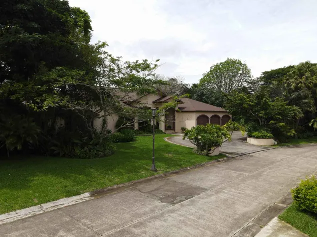 Spectacular luxury house in Santo Domingo de Heredia in Santo Domingo, Heredia — $1,575,000 - Photo 3 of 70