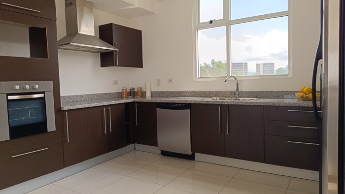 Alquiler Apartamentos en Escazú Condominio ALTA PRIETA in San Rafael, Escazú, San José — $1,700 - Photo 2 of 21