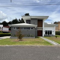Venta de Casa en Oreamuno-San Rafael, Cartago. RAH 27-342