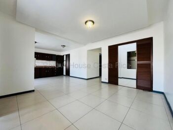 Venta de Apartamento en San Fco de Dos Ríos, San José. in San Francisco de Dos Ríos, San José — $107,500 - Photo 4 of 12