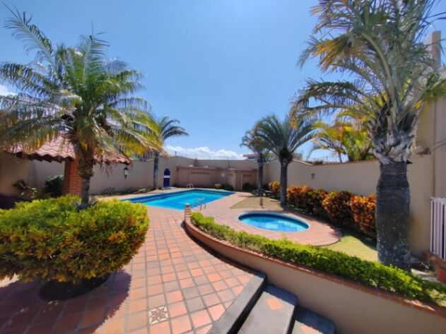 Venta Apartamento en exclusivo Condominio en Tibas en Anselmo Llorente, Tibás, San José — $227,000