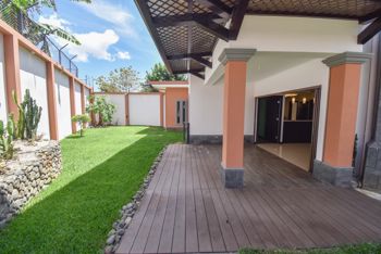 Venta Casa La Guaria Moravia San José en San Vicente, Moravia, San José — $995,000 - Foto 4 de 32