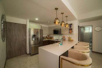 Venta de Lindo Apartamento en Escazú / OFC in San Rafael, Escazú, San José — $239,000 - Photo 4 of 14