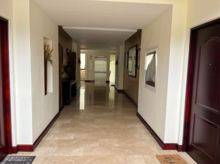 Venta de Apartamento Amoblado en Curridabat, San José.  en Curridabat, San José — $300,000