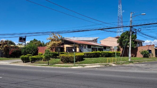 Venta de Local Comercial + 2 APTOS en Zapote-San José. in Zapote, San José — ₡ 570 000