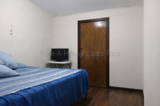 Venta de Lote con Casa en Santo Domingo-Heredia. RAH 26-1495 USO DE SUELO MIXTO en Santo Domingo, Heredia — $400,000