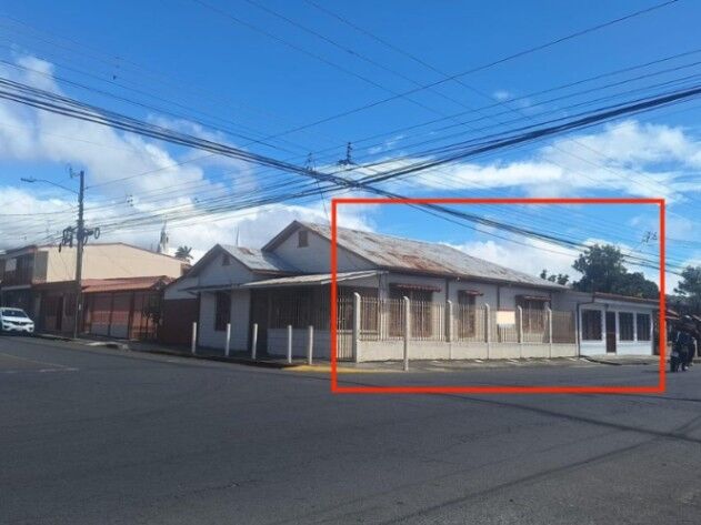 Venta de casa con uso comercial San Rafael, Heredia #26-1308 en San Rafael, Heredia — $638,000