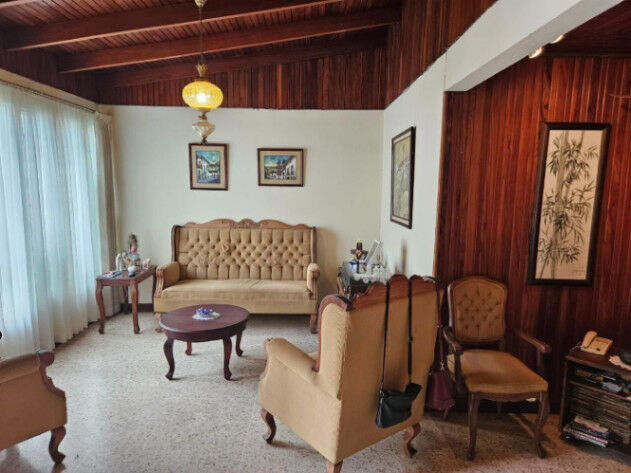 RAH presenta  esta encantadora casa de un nivel en venta OFC/AD in San Juan, Tibás, San José — $298,000