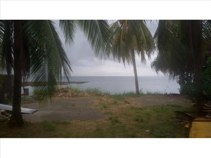 VENTA DE BODEGA Y LOCAL COMERCIAL, LIMÓN, PIUTA en Limón — ₡ 170 000 000