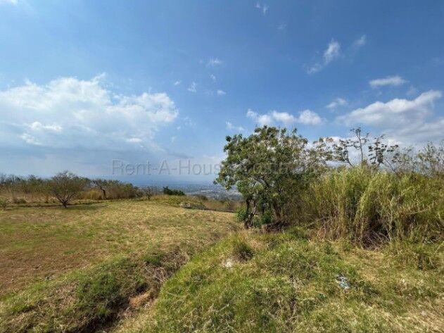 Lote con vista panorámica ideal para desarrollo residencial o inversión inteligente #26-1651 GS en Colón, Mora, San José — $425,000